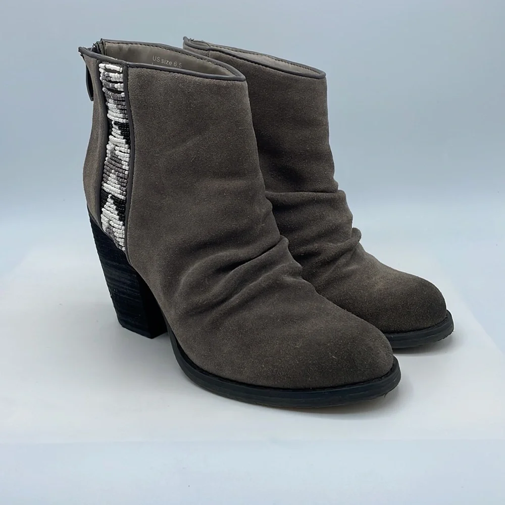 Sbicca Vintage Style Beaded angle suede 6.5